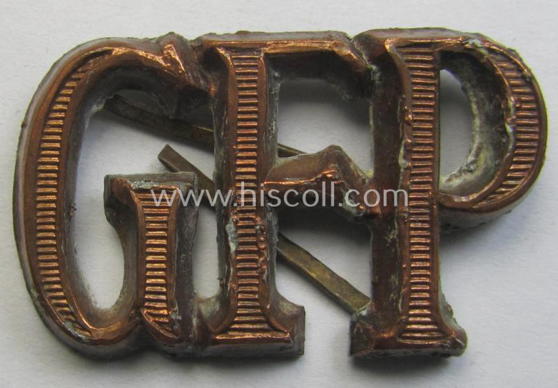 Neat - and matching! - pair of reddish-bronze-toned, WH (Heeres) shoulderboard-cyphers (ie. 'Schulterstück-Auflagen') depicting the 'GFP'-characters (as intended for an official ie. officer who served within the notorious: 'Geheime Feldpolizei'