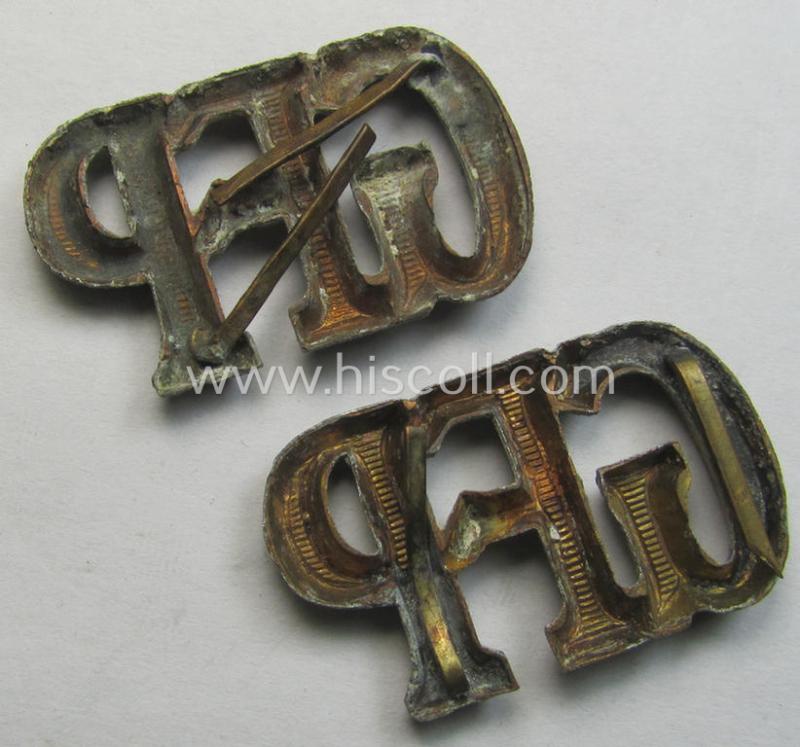 Neat - and matching! - pair of reddish-bronze-toned, WH (Heeres) shoulderboard-cyphers (ie. 'Schulterstück-Auflagen') depicting the 'GFP'-characters (as intended for an official ie. officer who served within the notorious: 'Geheime Feldpolizei'