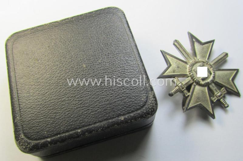 Superb, 'KvK 1. Kl. mit Schw.' (being a maker- ie. '43'- ie. by: 'Julius Bauer & Söhne'-) marked specimen that comes stored in its (scarcely seen!) 'simplified LDO'-etui as found