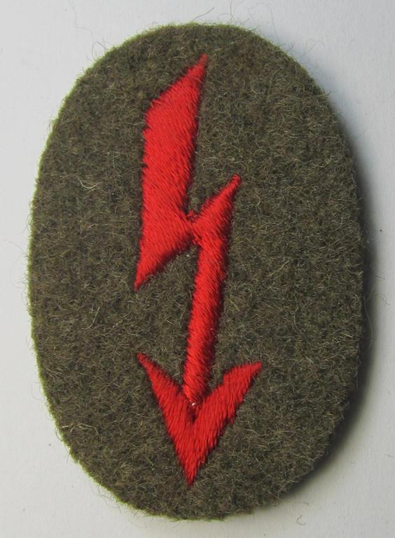 Neat, WH (Heeres) 'tropical-styled'- and early-pattern, trade- and/or special-career insignia (or: 'Signal Blitz') as was intended for usage by a soldier who served within the: 'Artillerie-Truppen'