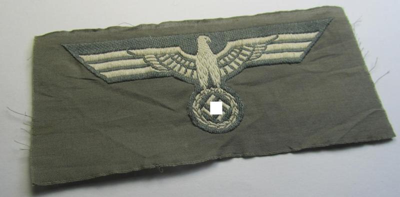 Superb - and scarcely found! - WH (Heeres) early- (ie. pre)-war-period- and/or greyish-white-coloured breast-eagle of the so-called: 'M35-pattern' (ie. 'Brustadler für Mannschaften u. Uffz.') as was executed in the neat 'BeVo'-weave pattern