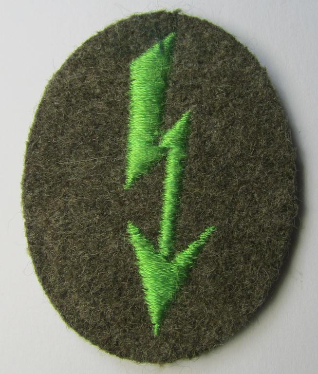 Neat, WH (Heeres) 'tropical-styled'- and early-pattern, trade- and/or special-career insignia (or: 'Signal Blitz') as was intended for usage by a soldier who served within the: 'Panzer-Grenadier-Truppen'