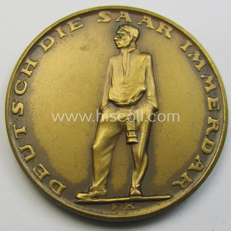 Attractive - and detailed! - golden-bronze-toned commemorative-award-plaque (ie. 'Erinnerungs- o. nichttragbare Medaille') entitled: 'Volksabstimmung im Saargebiet - 13.-1-1935'