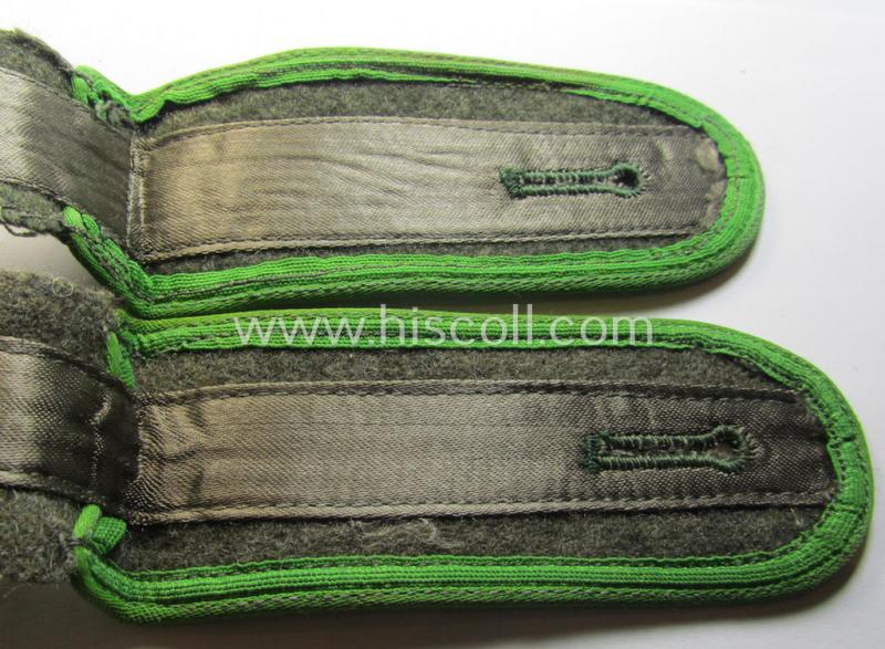 Attractive - matching and just minimally used! - pair of later-war-period, WH (Heeres) so-called: 'M44'-styled ie. 'simplified', enlisted-mens'-type shoulderstraps as was intended for a: 'Soldat eines Panzergrenadiere-Rgts.'