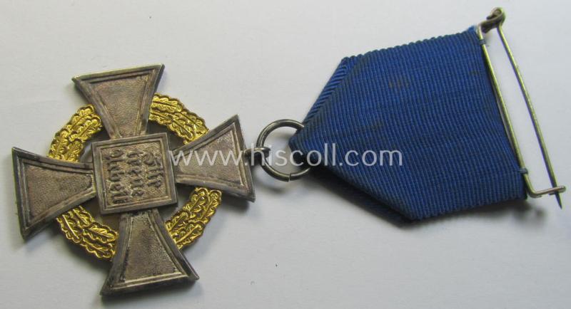 Attractive - and rarely encountered! - 'Treuedienst Ehrenzeichen' being of the so-called: 'Sonderstufe' as awarded for 50 years of loyal-service and that comes in an overall nice- (ie. surely issued- and/or moderately used-), condition