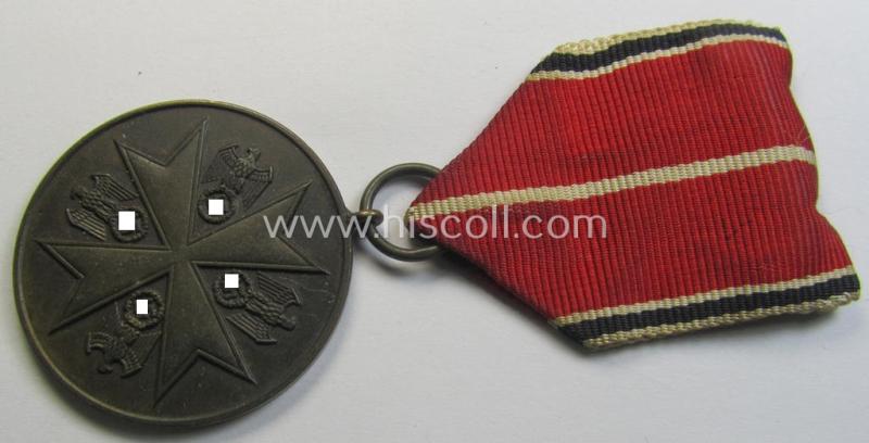 Superb - and truly scarcely found! - example of a: 'Deutsche Bronzene Verdienstmedaille des Deutschen Adler Ordens ohne Schwertern' being a nicely maker- (ie. '30'-) marked example