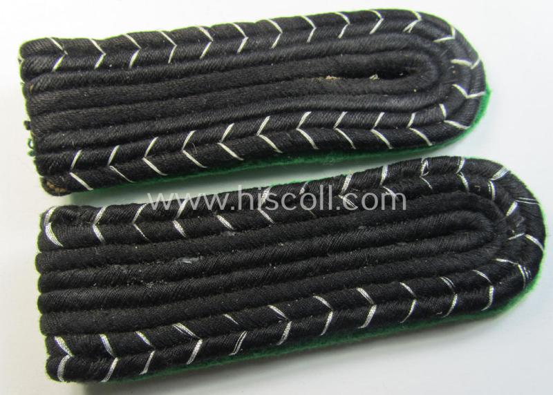 Superb - fully matching albeit clearly tunic-removed - pair of so-called: 'SS/SD'-related EM-pattern shoulderboards (ie.: 'Schulterstücke für Mannschaften im SD o. Sicherheitsdienst') as used by an SD-official with the rank of: 'SS-Mann'