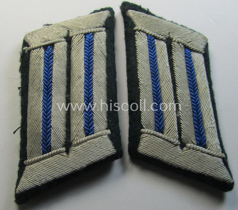 Fully matching - and minimally worn - pair of WH (Heeres) collar-tabs (ie. 'Kragenspiegel für Offiziere') as piped in the desirable darker-blue- (ie. 'blauer'-) coloured branchcolour as was intended for an: 'Offizier o. Arzt der Sanitäts-Truppen'