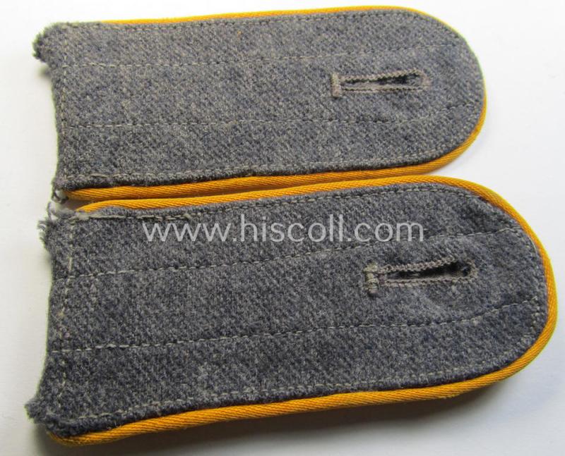 Superb - and fully matching! - pair of later-war-period, so-called: 'M44'-pattern, simplified WH (Luftwaffe) EM-type shoulderstraps as was intended for usage by a: 'Soldat der Flieger o. Fallschirm-Truppen'