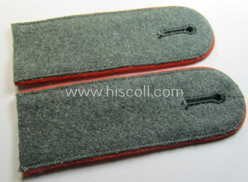 Attractive - and fully matching! - pair of WH (Heeres) 'M36- o.M40'-type'- and neatly 'cyphered' EM-type shoulderstraps as was intended for usage by a: 'Soldat des Wehr-Ersatzdienstelle im Wehrkreises IX'