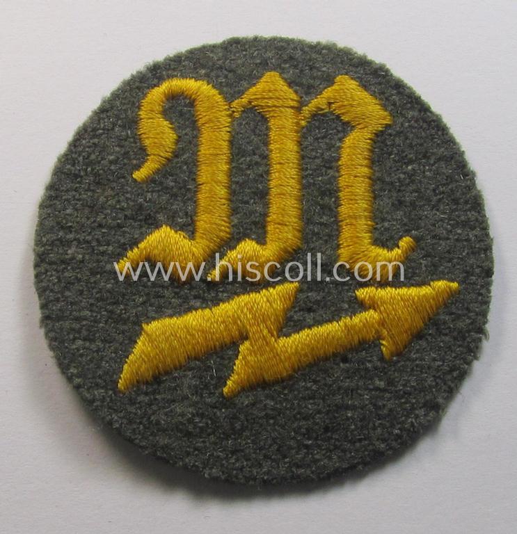 Superb - and scarcely encountered! - later-war period, WH (Heeres) machine-embroidered trade- and/or special career patch as intended for a: 'Nachrichtenmechaniker-Unteroffizier' (or: qualified signals-mechanic ie. NCO)