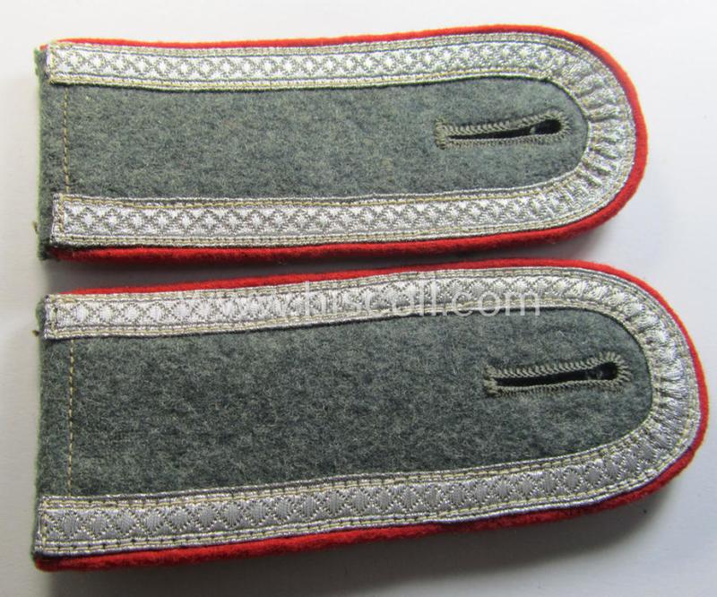 Attractive - and fully matching! - pair of WH (Heeres) early- (ie. mid-) war-period- (ie. 'M40'- ie. 'M43'-pattern), 'standard-issued' NCO-type shoulderstraps as was intended for an: 'Unterwachtmeister eines (Sturm)Art.-Abts. o. Rgts.'
