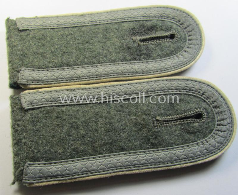 Superb - and fully matching! - pair of WH (Heeres), early- (ie. mid-) war-period- (ie. 'M40- o. M43'-) pattern NCO-type shoulderstraps as piped in the white-coloured branchcolour as was intended for an: 'Uffz. eines Infanterie-Regiments'