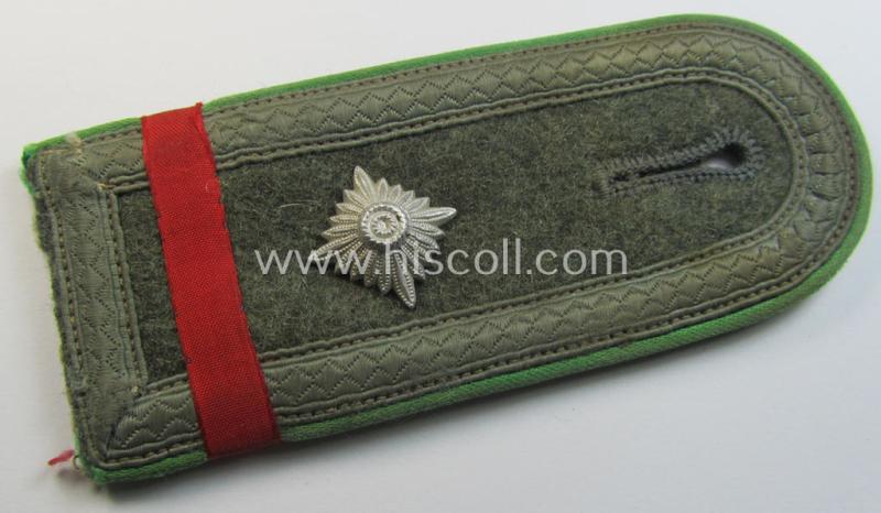 Single - and scarcely found! - WH (Heeres) early- (ie. mid-)war period- (ie. 'M40- o. M43'-pattern) NCO-type shoulderstrap as intended for usage by a: 'Feldwebel der Panzer-Grenadier-Truppen' and that shows a red-coloured indicator 'Lasche' attached