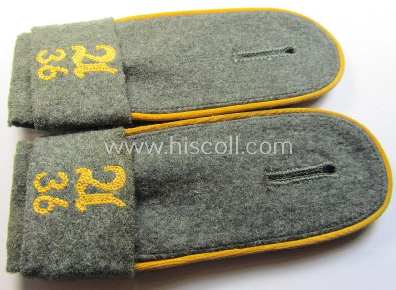 Superb - and fully matching! - pair of mid-war-period, so-called: 'M41 o. M43'-pattern, WH (Heeres) EM-type shoulderstraps that comes with its accompanying 'Überschube'-pair as intended for a: 'Soldat des Kav.-Aufklärungs-Abts. 36'