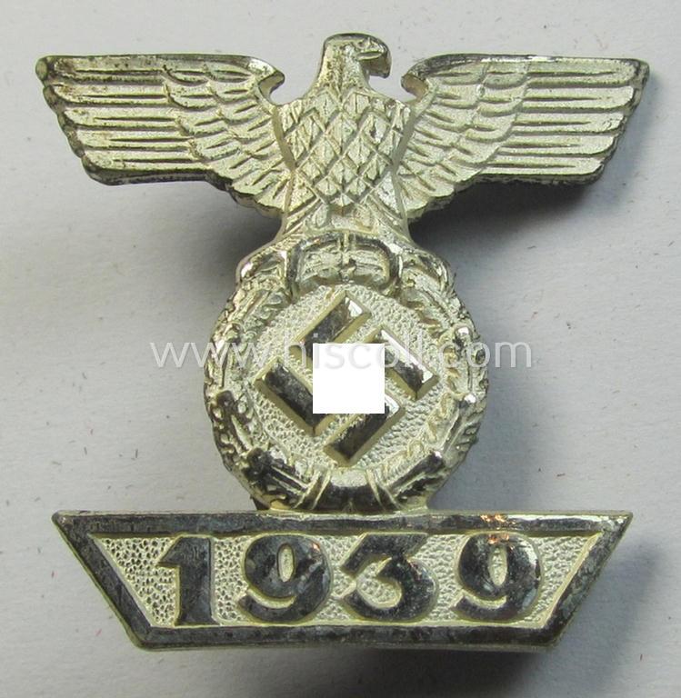 'Wiederholungsspange zum EK II. Klasse' (or bar to the WWI IC 2nd class) being a non-maker-marked example as executed in the seldomly seen smaller-sized so-called: 'Prinzengrösse'