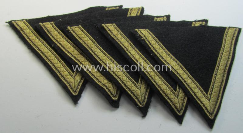 Waffen-SS-type 'Armwinkel' (or: rank-chevron) as executed on black-coloured wool as was specifically intended for usage by an SS-soldier with the rank of: 'SS-Sturmmann'