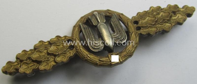 Tombak- (ie. 'Buntmetall'-) based- and/or non-maker-marked example of a WH (Luftwaffe) 'Frontflugspange für Kampfflieger in Gold' as presumably produced by the: 'C.E. Juncker'-company