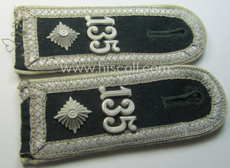 Attractive - and/or fully matching! - pair of WH (Heeres), early-war period, 'M36- o. M40'-pattern (rounded-style) NCO-type shoulderstraps as was intended for - and used by! - a: 'Feldwebel des Infanterie-Regiments 135'