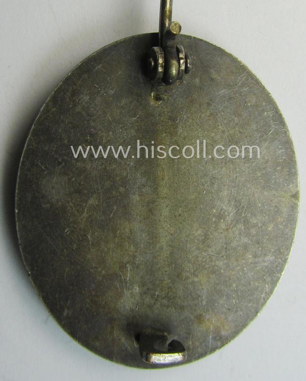 Attractive - and fairly luxuriously-styled! - 'Verwundeten-Abzeichen in Silber' being a non-maker-marked- and (I deem) early-period 'Buntmetall'-based example as was produced by a (by me) unidentified maker