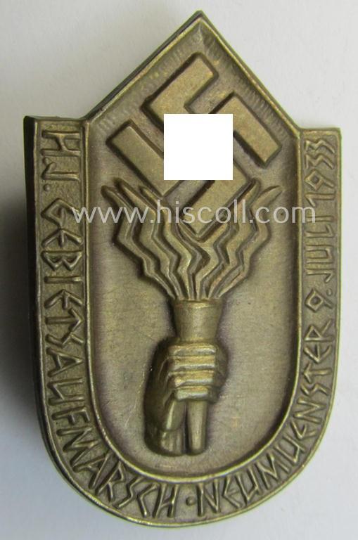 Superb - and unusually found! - golden-bronze-toned, HJ- (ie. DJ-) related 'tinnie' (ie. 'Tagungs- o. Veranstaltungsabzeichen') showing a hand with torch, swastika and text that reads: 'HJ Gebietsaufmarsch - Neumuenster - 9. Juli 1933'