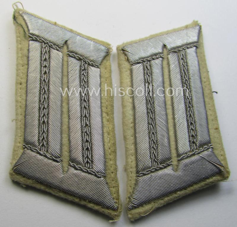 Pair of WH (Heeres) officers'-type, so-called: 'Waffenrock'- (ie. dress-) collar-tabs (ie. 'Kragenspiegel') as piped in the white branchcolour as was intended for usage by an: 'Offizier eines Infanterie-Regiments'