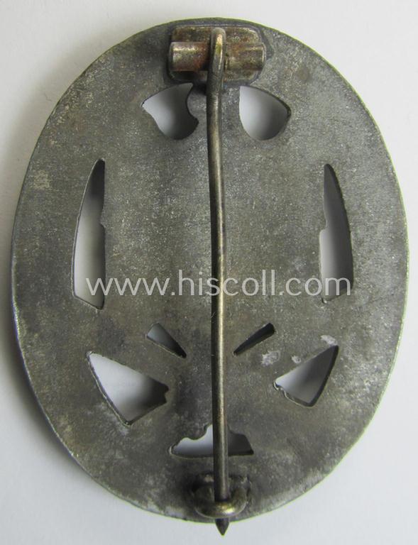 Attractive, 'Allgemeines Sturmabzeichen' (or: General Assault Badge ie. GAB) being a non-maker-marked, zinc- (ie. 'Feinzink'-) based: 'minimally converse-shaped-variant' as was produced by the maker (ie. 'Hersteller'): 'Berg & Nolte'