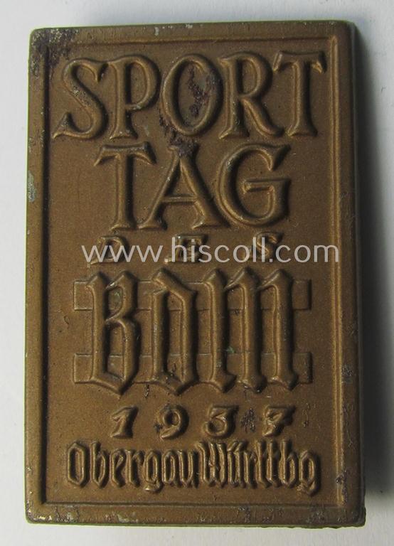 HJ/BDM (ie. 'Hitlerjugend' or: 'Bund Deutscher Mädel') day-badge (ie. 'tinnie' or: 'Veranstaltungsabzeichen') being a non-maker-marked example, depicting a 'BDM-Leistungsabzeichen' surrounded by the text: 'Sporttag des BDM 1937'
