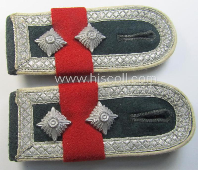 Pair of WH (Heeres) 'M36'- (ie. 'M40'-) pattern WH (Heeres) NCO-type shoulderstraps: 'Ofwbl. der Infanterie-Trpn.' (that shows a pair of bright-red-coloured, regimental-indicator-'Laschen' attached)