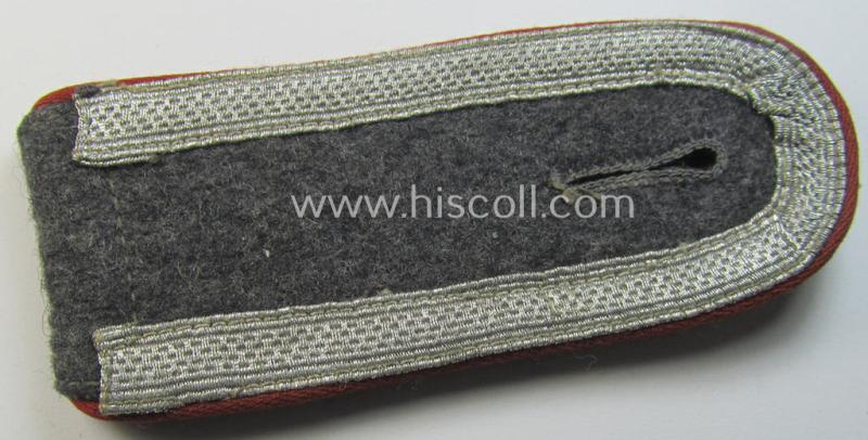 Neat - albeit regrettably single! - WH (Luftwaffe), NCO-type shoulderstrap as was intended for - and clearly used by! - an: 'Unterwachtmeister eines Flakartillerie-Regiments o. Abteilungs'