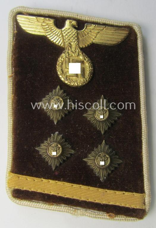 Attractive - albeit regrettably single! - N.S.D.A.P.-type collar-patch (ie. 'Kragenspiegel für pol. Leiter') as was intended for usage by an: 'N.S.D.A.P.-Obergemeinschaftsleiter' at 'Kreis'-level and that comes in a used ie. worn, condition