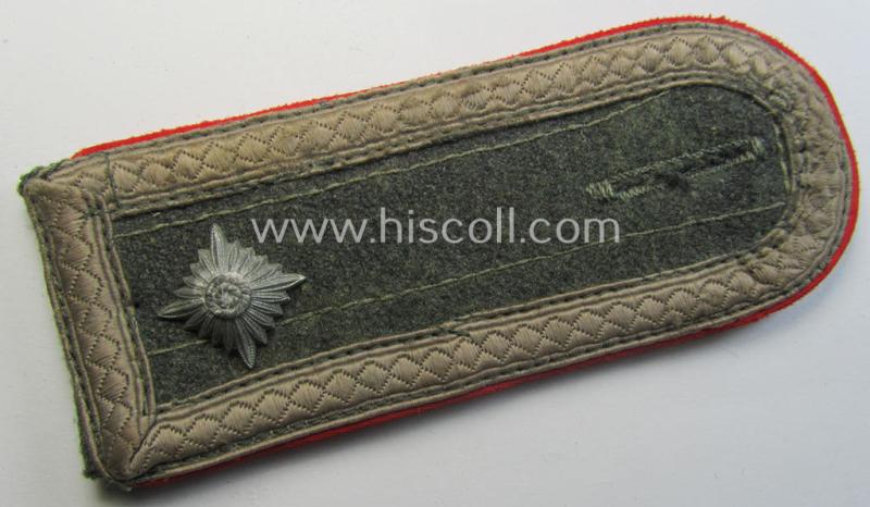 Single, later-war-period (ie. so-called: 'M44'-pattern-), simplified, WH (Heeres) NCO-type shoulderstrap as was intended for usage by a: 'Feldwebel eines (Sturm)Art.-Regiments'
