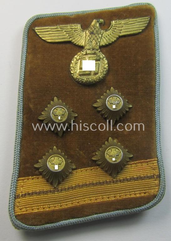 Attractive - albeit single! - N.S.D.A.P.-type collar-patch (ie. 'Kragenspiegel für pol. Leiter') being a piece as intended for usage by an: 'N.S.D.A.P.-Hauptgemeinschaftsleiter' at 'Orts'-level and that comes in a moderately used condition