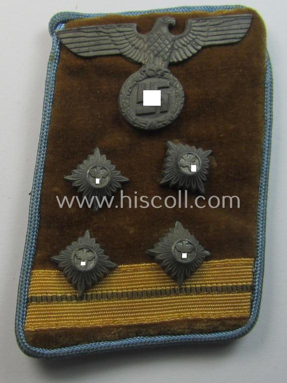 Attractive - albeit single! - N.S.D.A.P.-type collar-patch (ie. 'Kragenspiegel für pol. Leiter') being a piece as intended for usage by an: 'N.S.D.A.P.-Hauptgemeinschaftsleiter' at 'Orts'-level and that comes in a moderately used condition