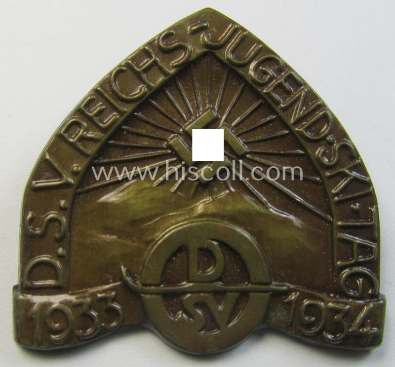 Attractive, bronze-toned- (and I deem 'Eisenblech'-based): 'Deutscher Ski Verband'- (ie. 'D.S.V.'-) related day-badge (ie. 'tinnie' or: 'Veranstaltungsabzeichen') as was issued to commemorate the: 'D.S.V. Reichsjugend-Ski-Tag 1933-1934'