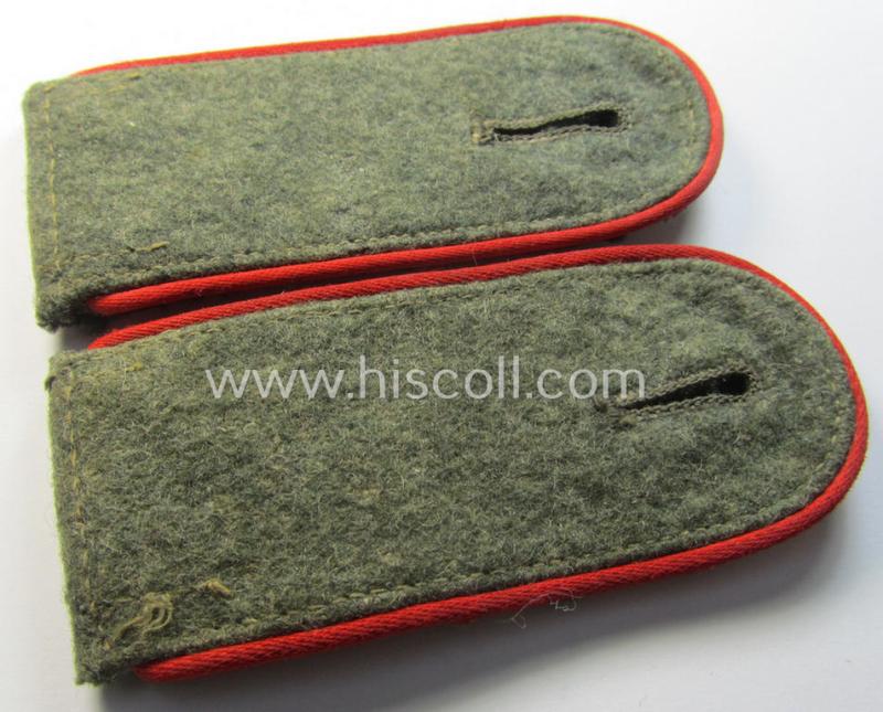 Pair of WH (Heeres) early- (ie. mid-) war-period- (ie. 'M40'- ie. 'M43'-pattern), 'standard-issued' EM-type shoulderstraps as was intended for a: 'Soldat eines (Sturm)Art.-Abtlgs. o. Rgts.'