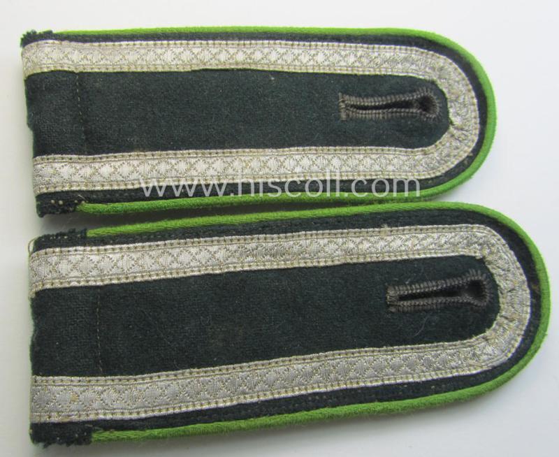 Pair of WH (Heeres) NCO-type shoulderstraps: 'Uffz. der PZ-Gren.-Trpn.'