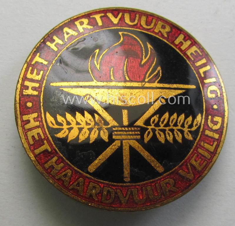 N.S.B.- (ie. N.S.V.O.-) related membership-badge 'Het Hartvuur heilig - Het Haardvuur veilig'