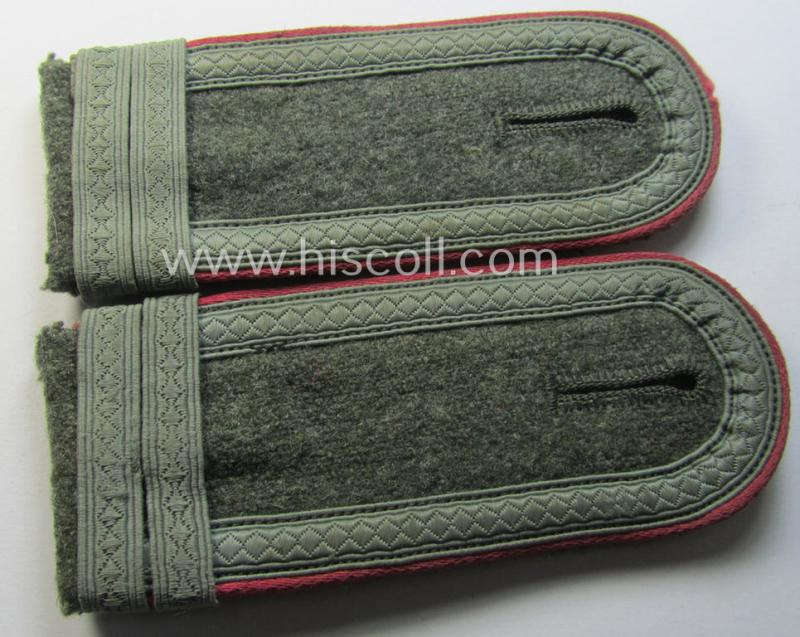 Pair of WH (Heeres) 'M41 o. M43'-pattern, NCO-type shoulderstraps 'Uffz. u. Offiz.-Anw. eines Pz-Jäg.-Abtgs.'