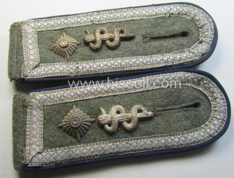 Superb - fully matching and scarcely found! - pair of WH (Heeres) - I deem - mid-war-period- (ie. 'M41- o. M43'-) pattern NCO-type ('cyphered') shoulderstraps as was intended for usage by a: 'Feldwebel eines Sanitäts-Abteilungs'