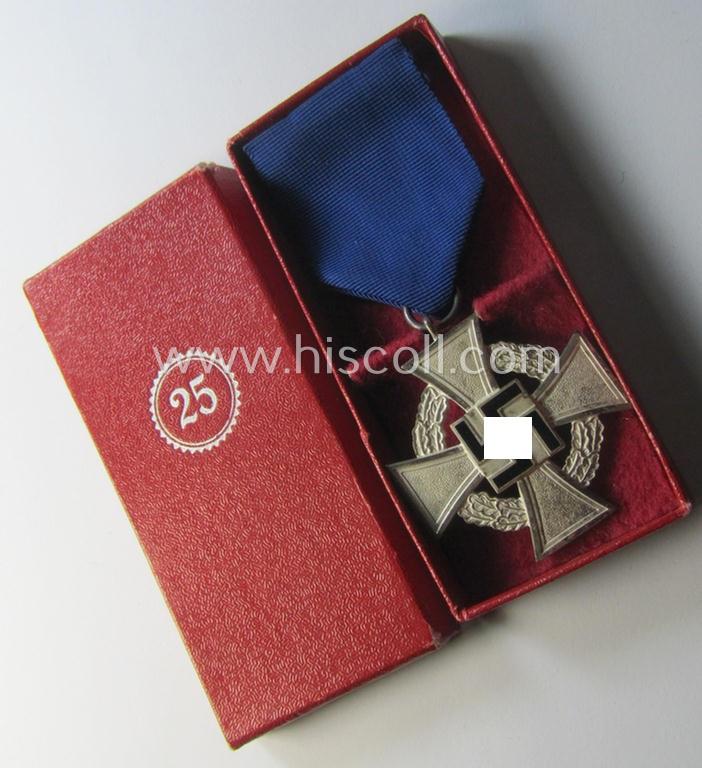 Neat, 'Treuedienst Ehrenzeichen 2. Klasse' being a non-maker-marked example that came mounted onto its original ribbon (ie. 'Bandabschnitt') and that came stored in its maker- (ie. 'Friedrich Keller'-) marked etui (ie. two-pieced box)