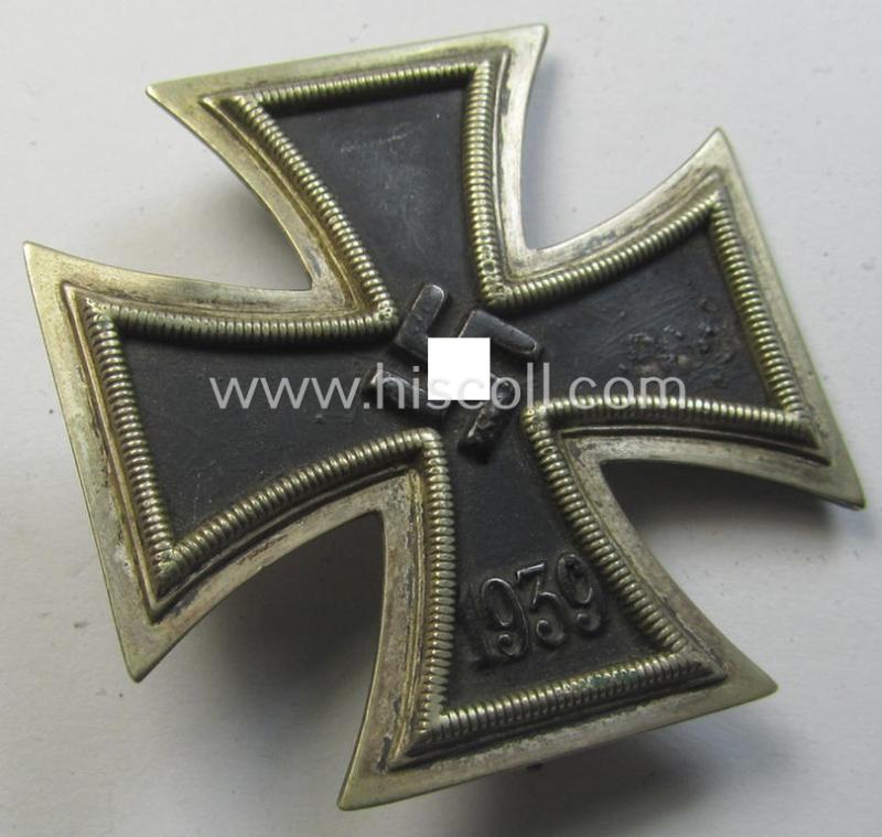 'EK1.Kl.' (or: Iron Cross 1st class) being a neatly maker- (ie. 'L/11'-) marked example as was produced by the (desirable!) 'Hersteller' (ie. maker): 'Wilhelm Deumer'