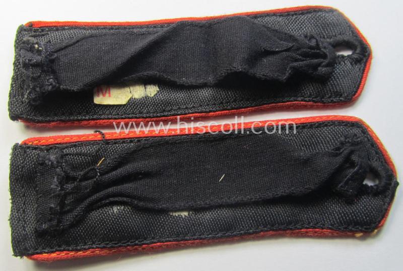 Attractive - fully matching albeit clearly used! - bright-red-piped, so-called: 'Allgemeine-HJ' shoulderstrap-pair for a: 'HJ-Kameradschaftsführer' who was attached to the: 'Bann 445' (445 = 'Bann Hoya')