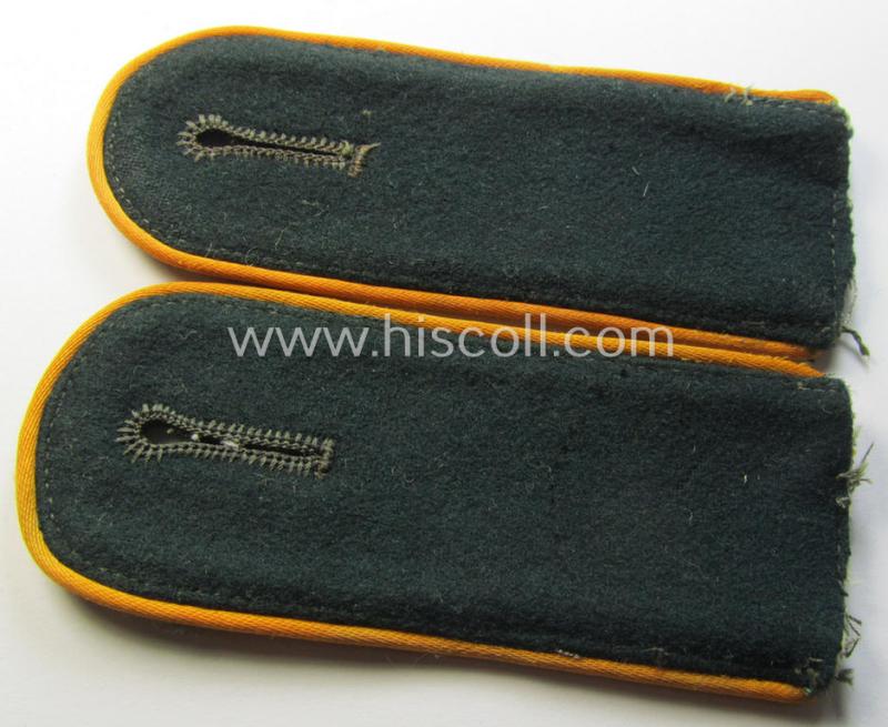 Neat - fully matching - pair of clearly 'cut-off' but nevertheless actually scarcely found! - WH (Heeres) early-war-period- (ie. 'M36'- ie. 'M40'-pattern) EM-type shoulderstraps as was intended for a: 'Soldat eines Kavallerie- o. Reiter-Regiments'