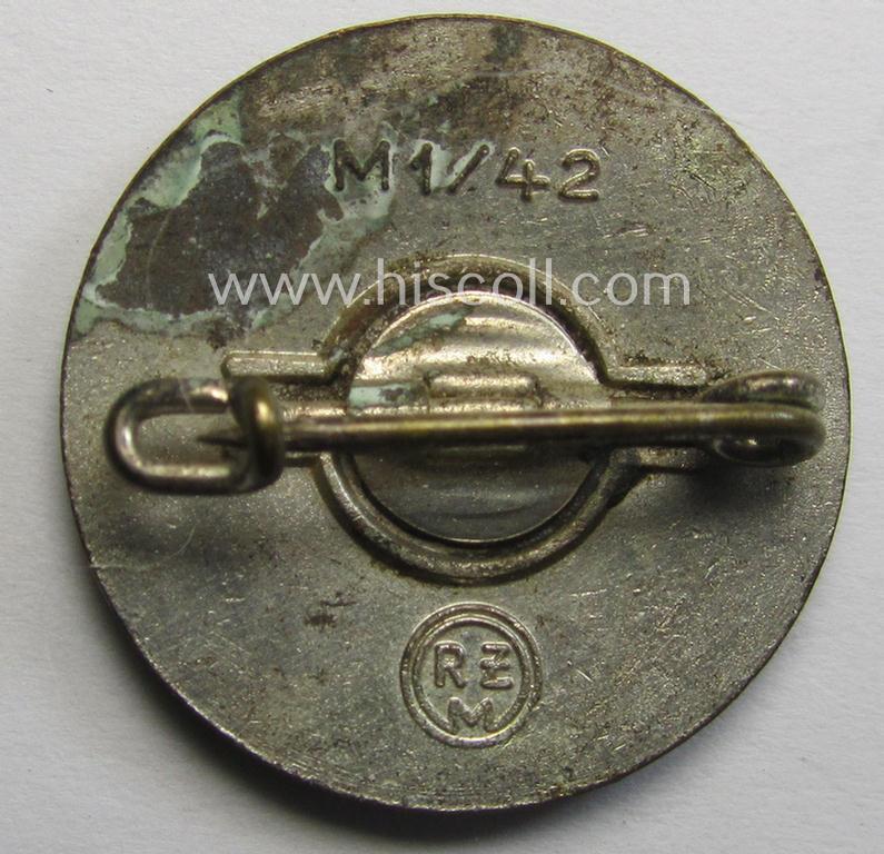 'N.S.D.A.P. - Parteiabzeichen' showing the makers'-designation: 'RzM' and/or: 'M1/42'