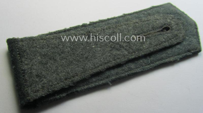 Single, WH (Heeres) EM-type 'cyphered' shoulderstrap: 'Soldat des Artillerie-Regiments 33'