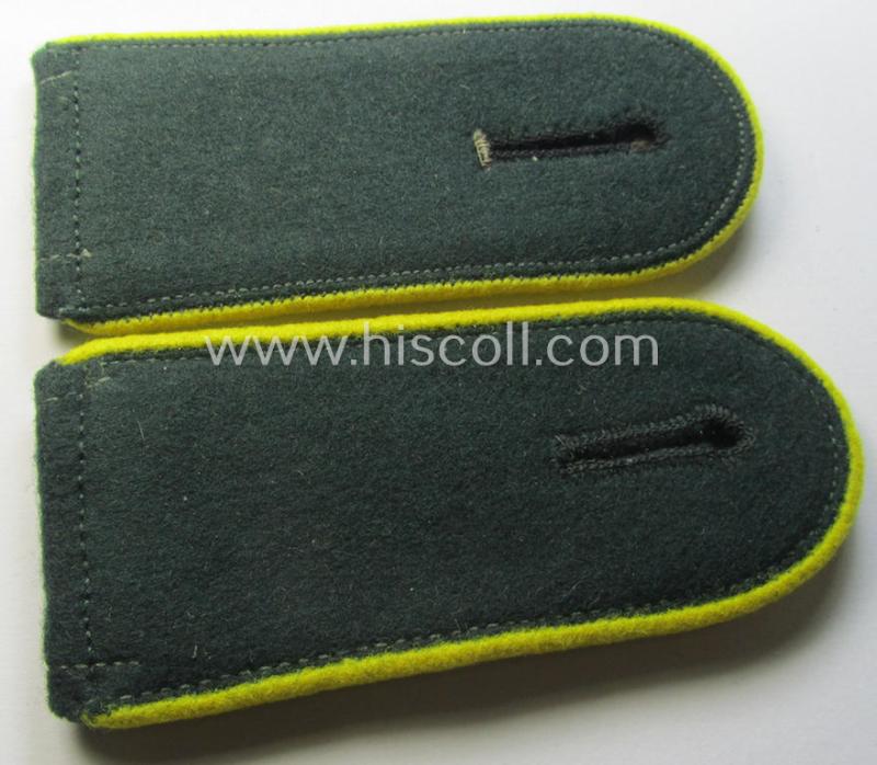 Pair of WH (Heeres) EM-type (ie. 'M36-/M40'-pattern) shoulderstraps: 'Soldat der Nachrichten-Truppen'