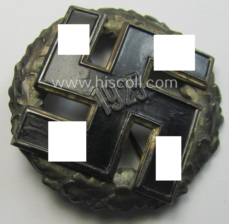 'Allgemeines N.S.D.AP.-Gau-Ehrenzeichen für die Mitgliedschaft seit 1925' by: 'R. Wächtler & Lange'