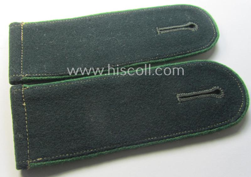 Pair of WH (Heeres) EM-type (ie. 'M36- o. M40'-pattern) shoulderstraps: 'Soldat eines Gebirgsjäger- o. Jäger-Rgts.'