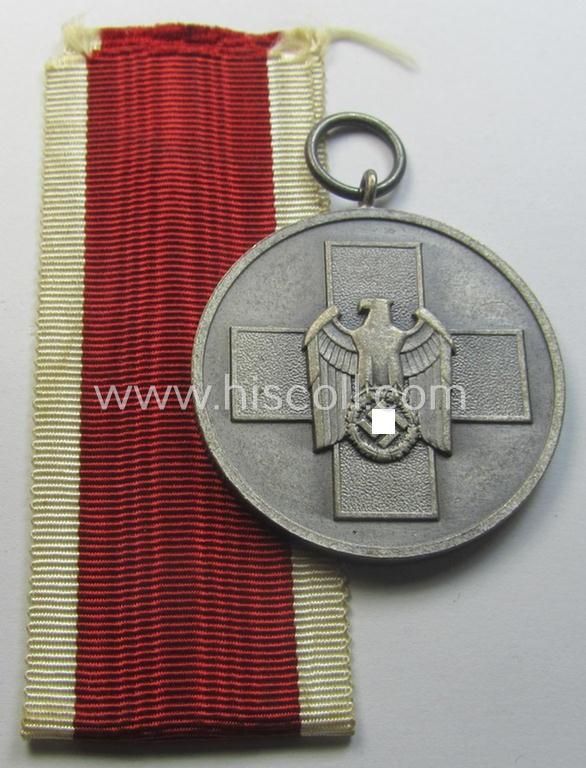 'Frosted' silver-toned (and I deem zinc- ie. 'Feinzink'-based!) 'Deutsche Volkspflege'-medal